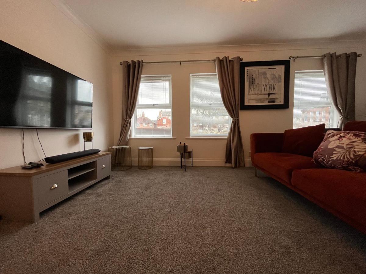 York Centre 2 Bedroom Renovated Flat, 8 Escrick Street 외부 사진