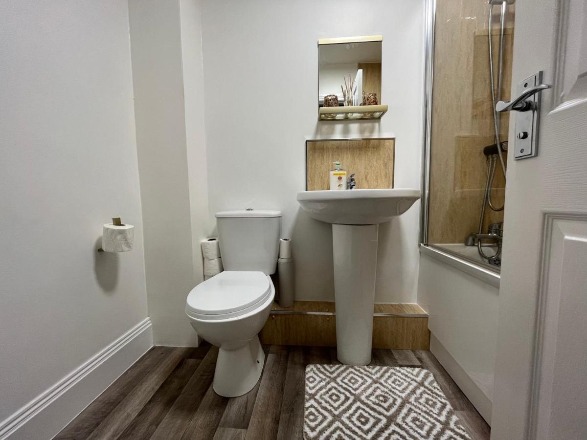 York Centre 2 Bedroom Renovated Flat, 8 Escrick Street 외부 사진